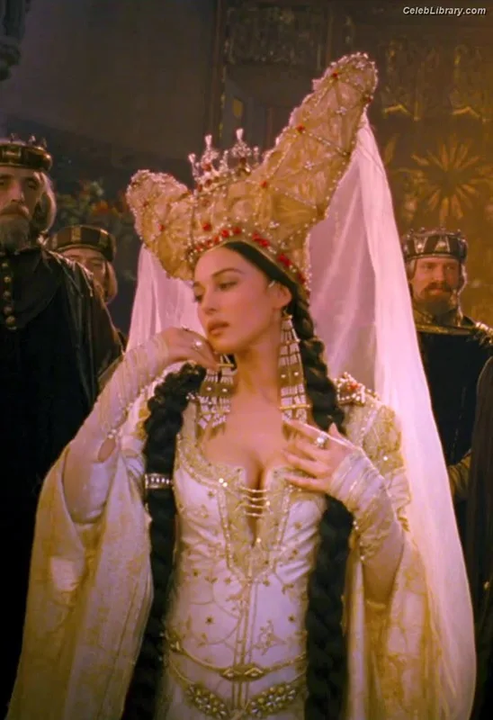 Monica Bellucci photo 9 of 1320