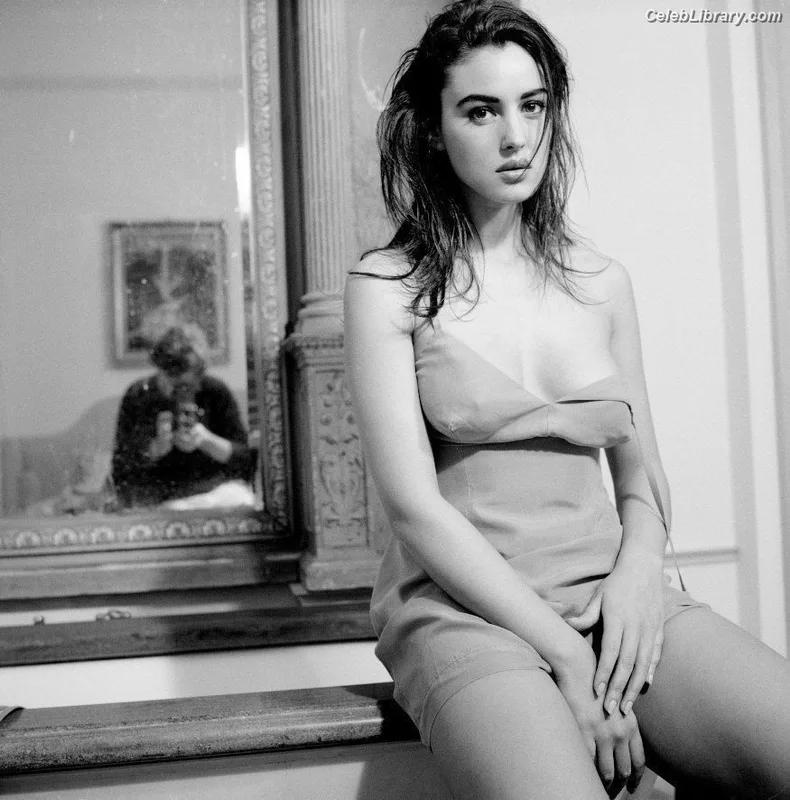 Monica Bellucci photo 14 of 1320