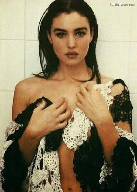 Monica Bellucci photo 15 of 1320