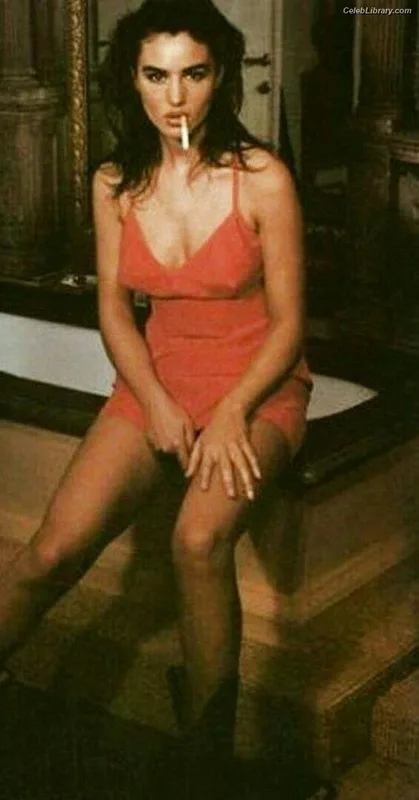 Monica Bellucci photo 16 of 1320