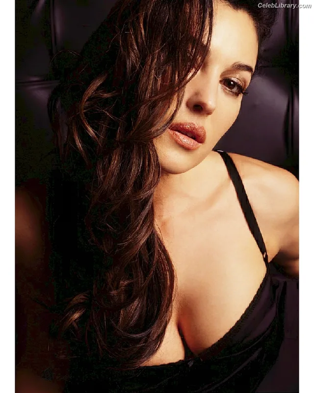 Monica Bellucci photo 9 of 1320
