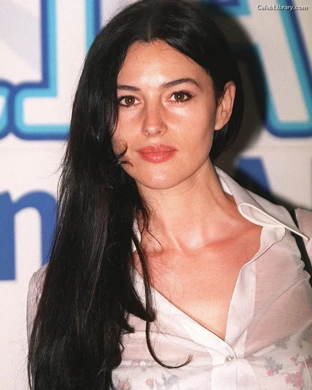 Monica Bellucci photo 7 of 1320