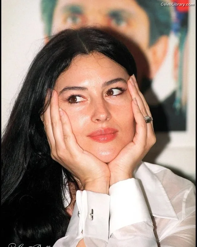 Monica Bellucci photo 8 of 1320