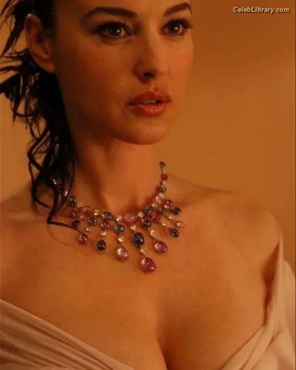 Monica Bellucci photo 19 of 1320