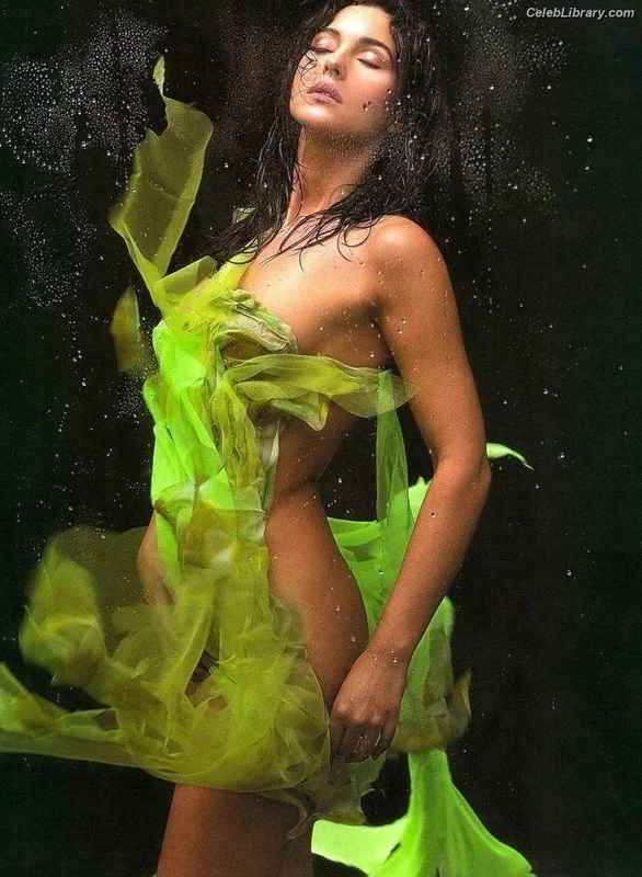 Monica Bellucci photo 21 of 1320