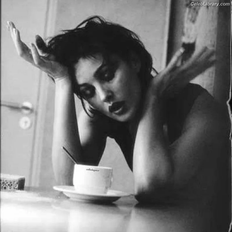 Monica Bellucci photo 2 of 1320
