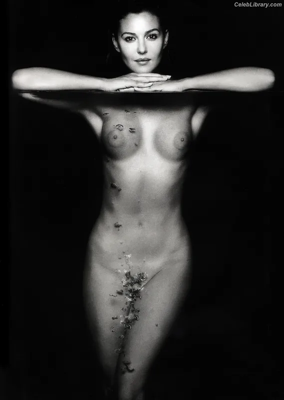 Monica Bellucci photo 20 of 1320