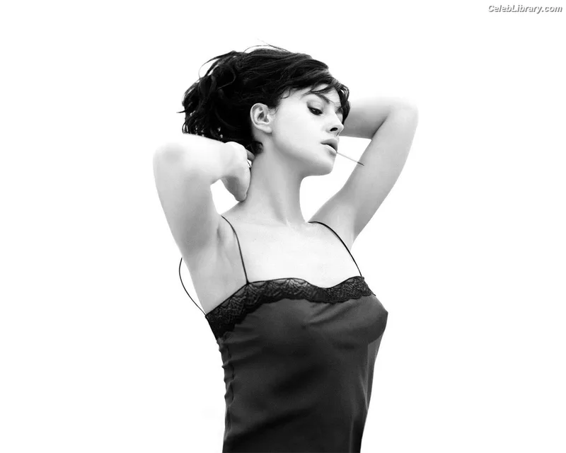 Monica Bellucci photo 1 of 1320