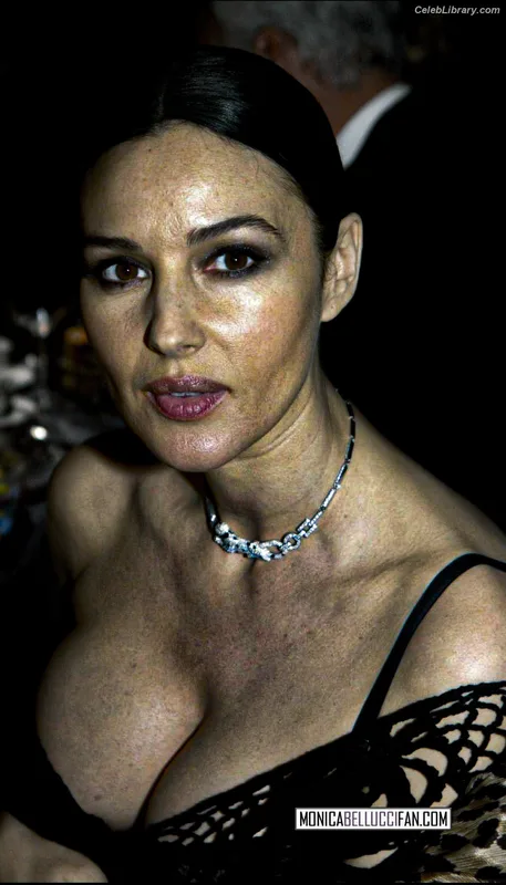 Monica Bellucci photo 16 of 1320