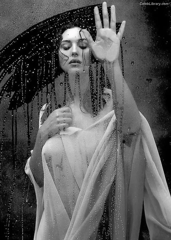 Monica Bellucci photo 20 of 1320