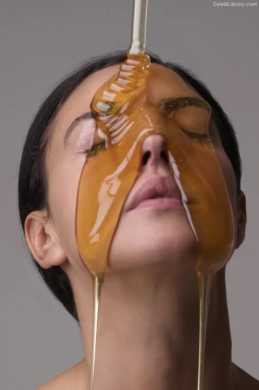 Monica Bellucci photo 21 of 1320
