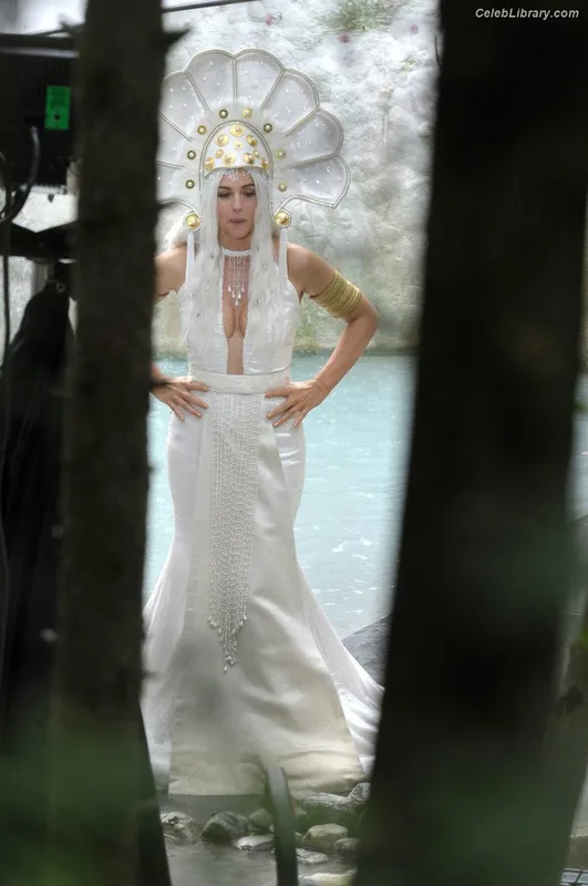 Monica Bellucci photo 14 of 1320