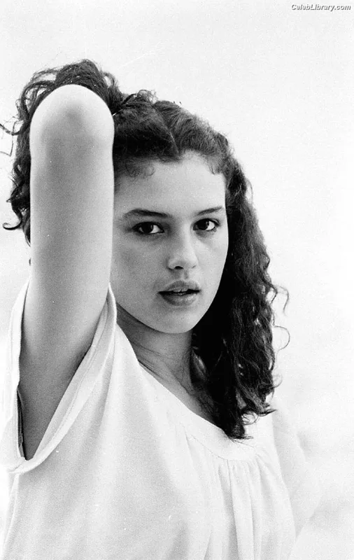 Monica Bellucci photo 17 of 1320