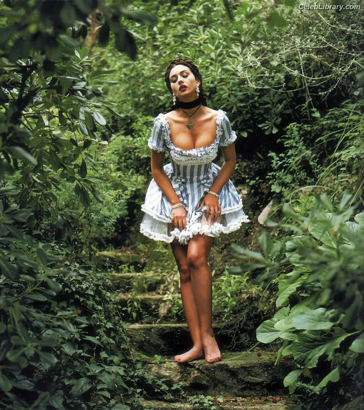 Monica Bellucci photo 3 of 1320
