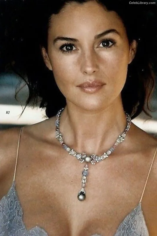 Monica Bellucci photo 10 of 1320