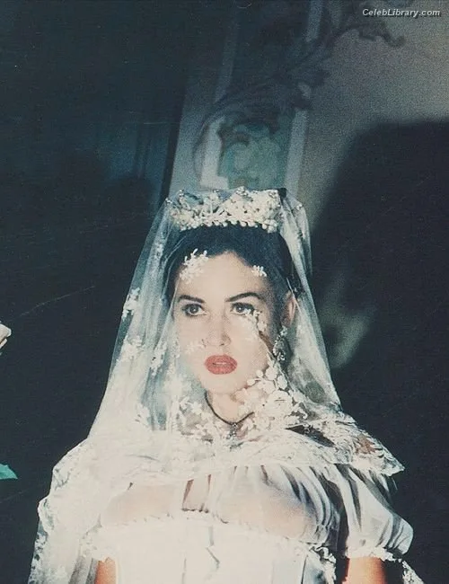 Monica Bellucci photo 11 of 1320
