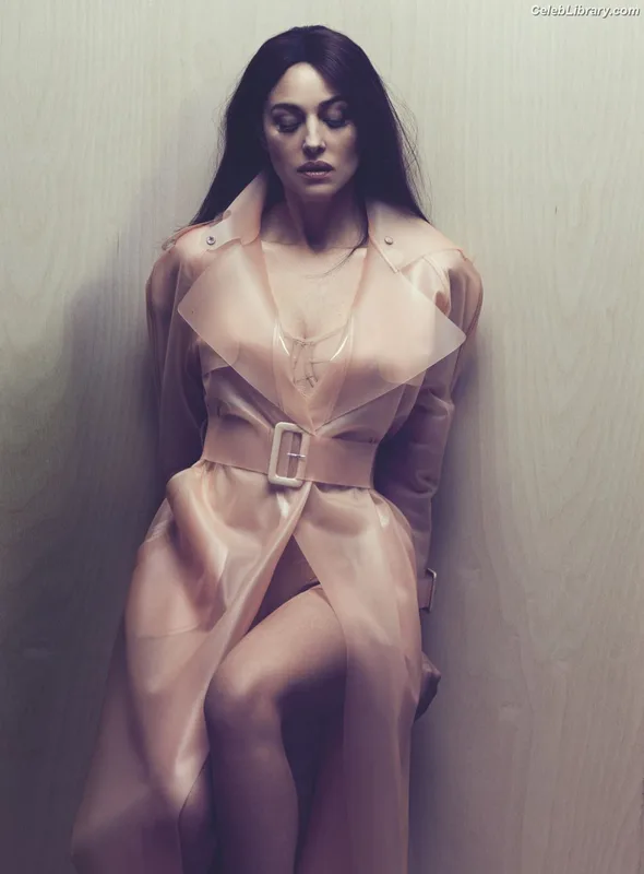 Monica Bellucci photo 16 of 1320