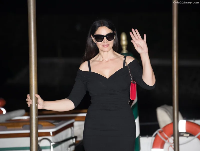Monica Bellucci photo 8 of 1320