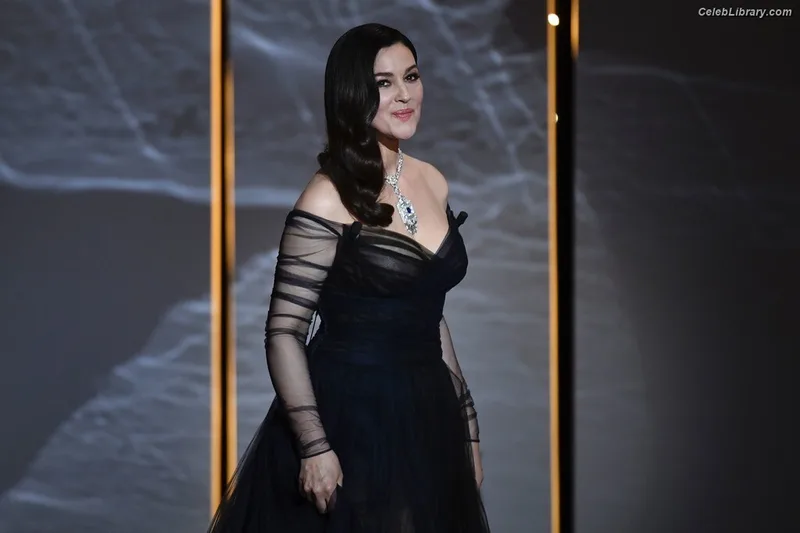 Monica Bellucci photo 22 of 1320
