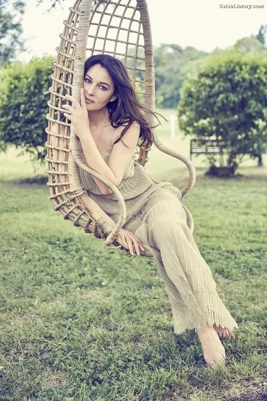 Monica Bellucci photo 16 of 1320
