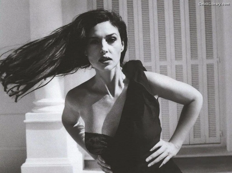 Monica Bellucci photo 16 of 1320