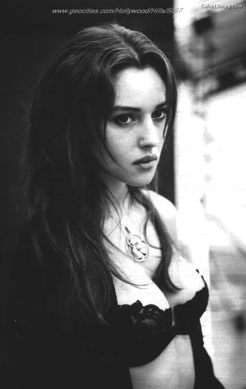 Monica Bellucci photo 21 of 1320