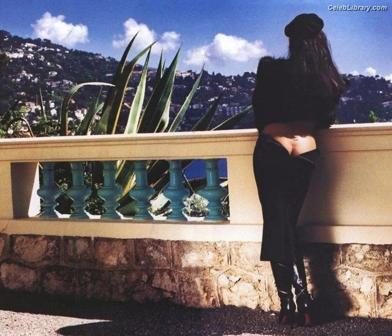 Monica Bellucci photo 8 of 1320
