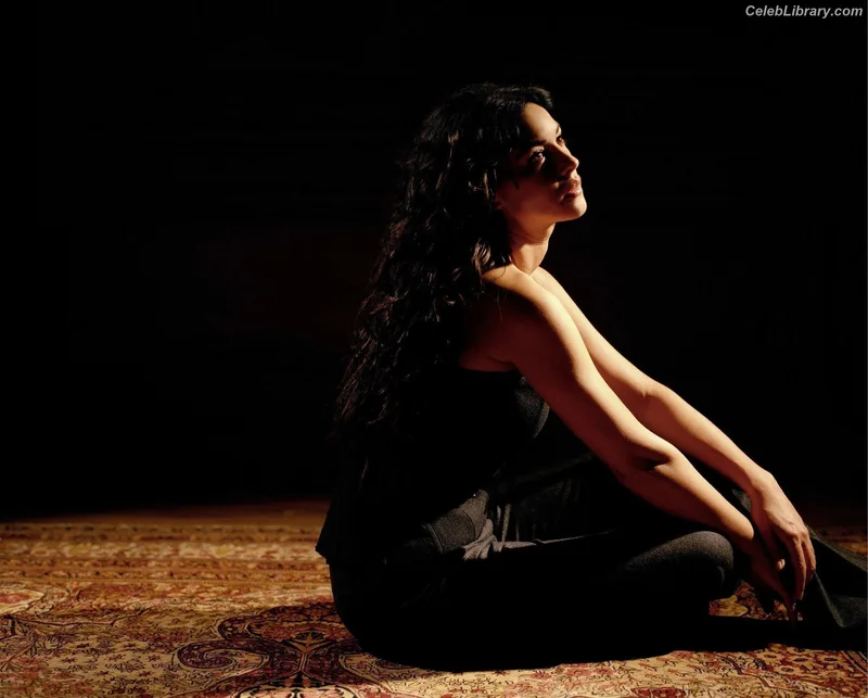Monica Bellucci photo 10 of 1320