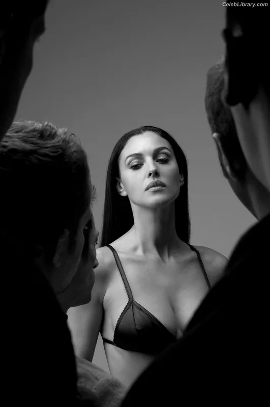 Monica Bellucci photo 2 of 1320