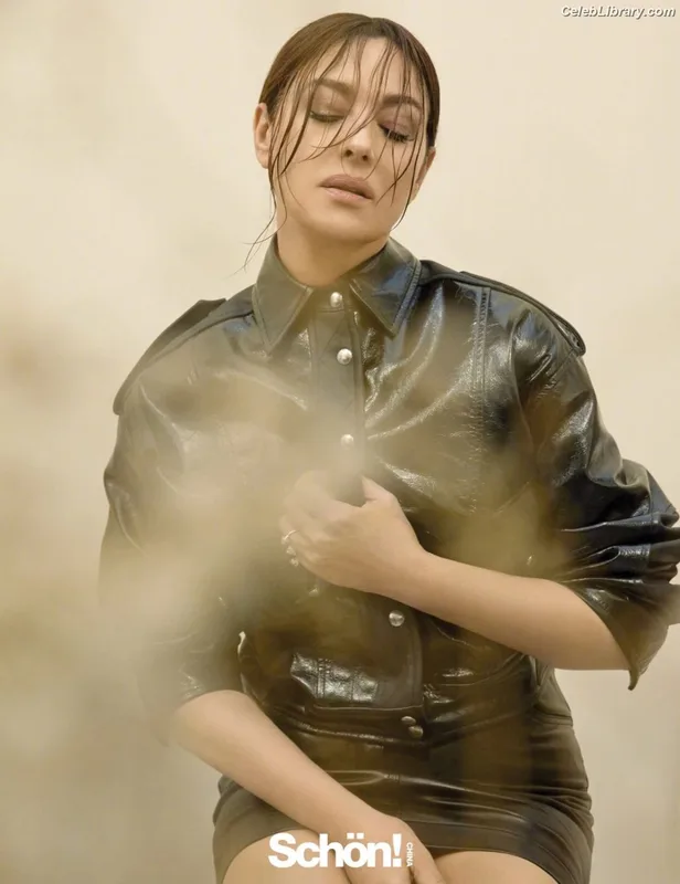 Monica Bellucci photo 17 of 1320