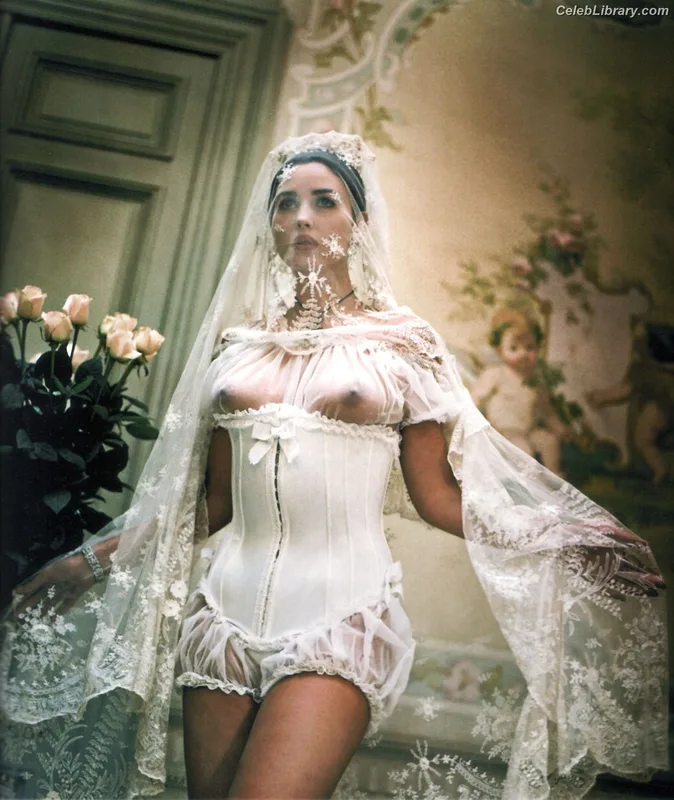 Monica Bellucci photo 20 of 1320