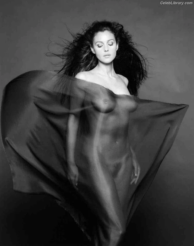 Monica Bellucci photo 5 of 1320