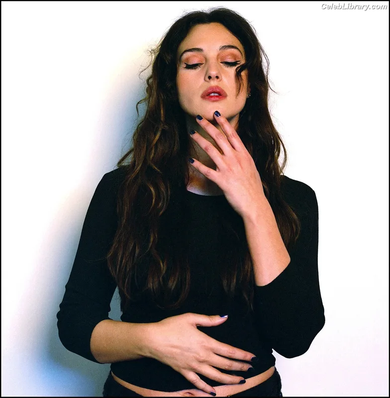Monica Bellucci photo 22 of 1320