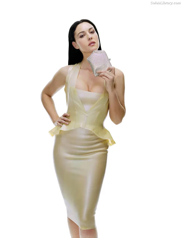 Monica Bellucci photo 17 of 1320