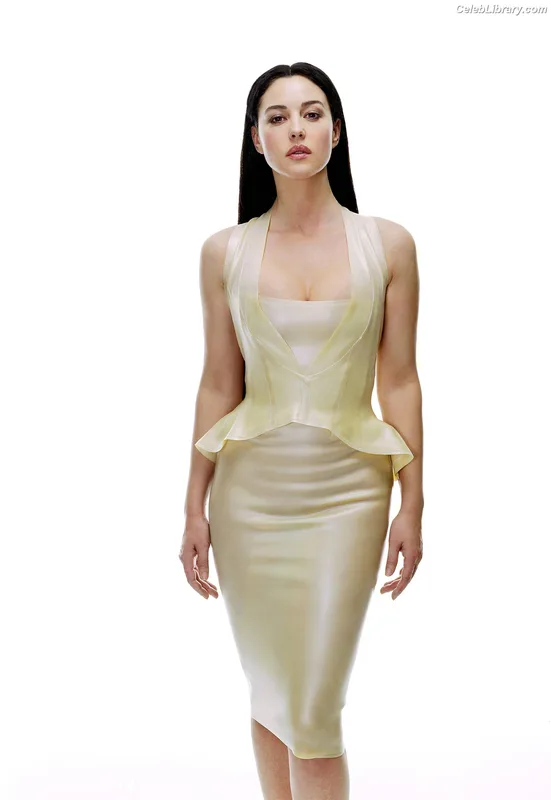 Monica Bellucci photo 18 of 1320