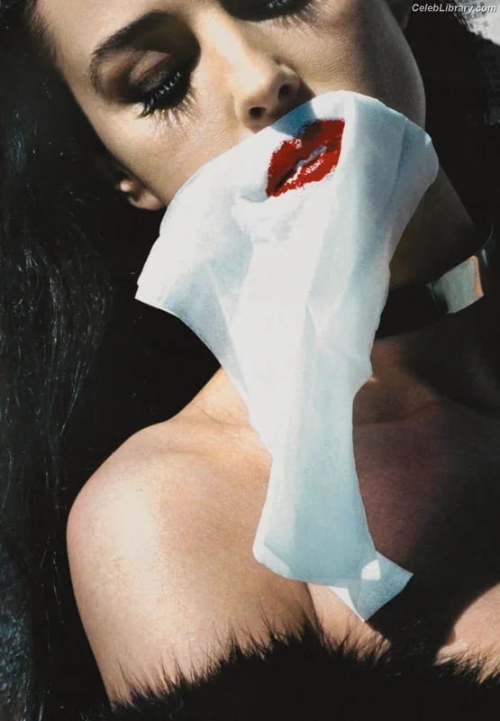 Monica Bellucci photo 5 of 1320