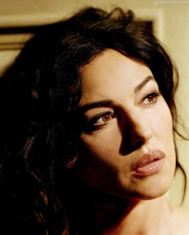 Monica Bellucci photo 15 of 1320