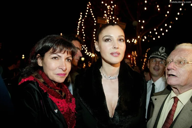 Monica Bellucci photo 2 of 1320