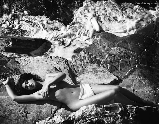 Monica Bellucci photo 10 of 1320
