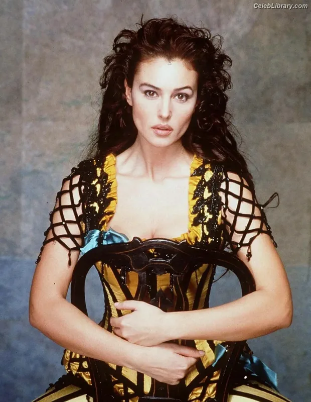 Monica Bellucci photo 14 of 1320