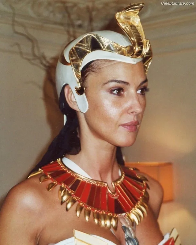 Monica Bellucci photo 17 of 1320