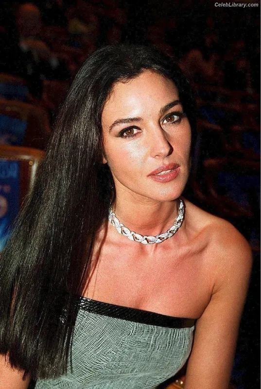Monica Bellucci photo 18 of 1320