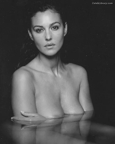 Monica Bellucci photo 5 of 1320