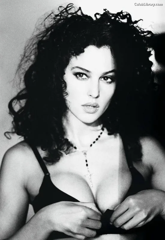 Monica Bellucci photo 7 of 1320