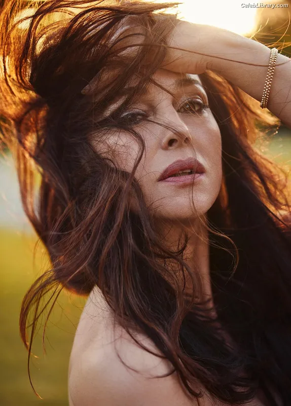 Monica Bellucci photo 1 of 1320