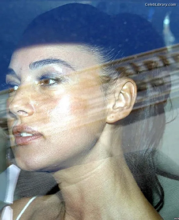 Monica Bellucci photo 2 of 1320