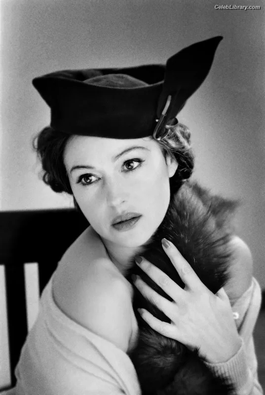 Monica Bellucci photo 7 of 1320