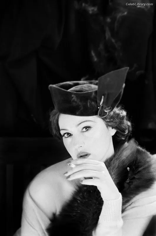 Monica Bellucci photo 8 of 1320