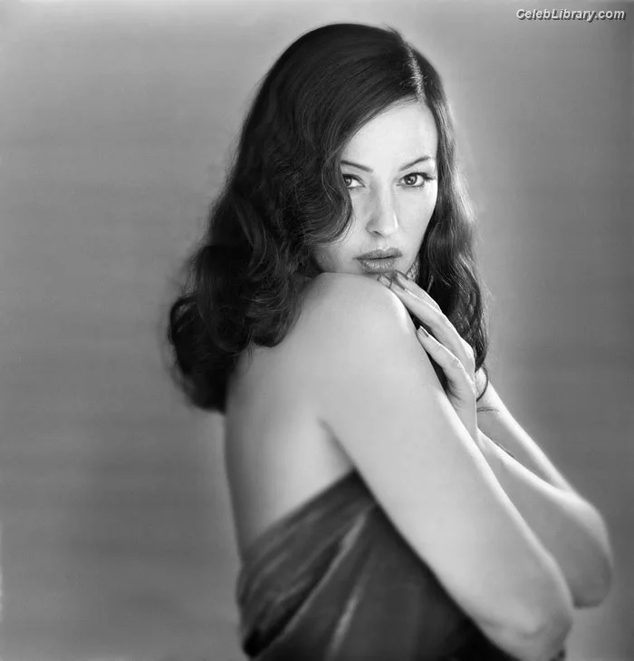 Monica Bellucci photo 11 of 1320