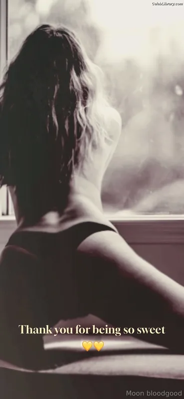 Moon Bloodgood photo 4 of 357